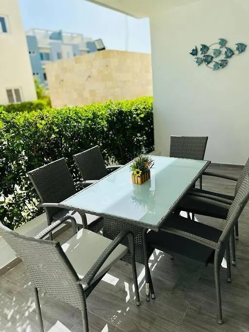Papaya Apartment Bavaro Just Steps From The Beach. 푼타 카나